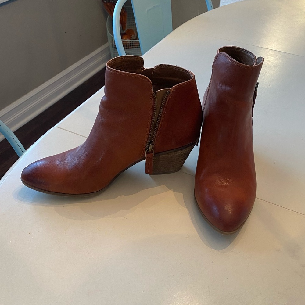 Frye bootie size 9